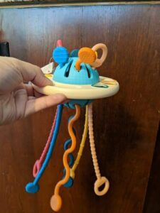 Ollie™ UFO Silicone Pulling Toy photo review